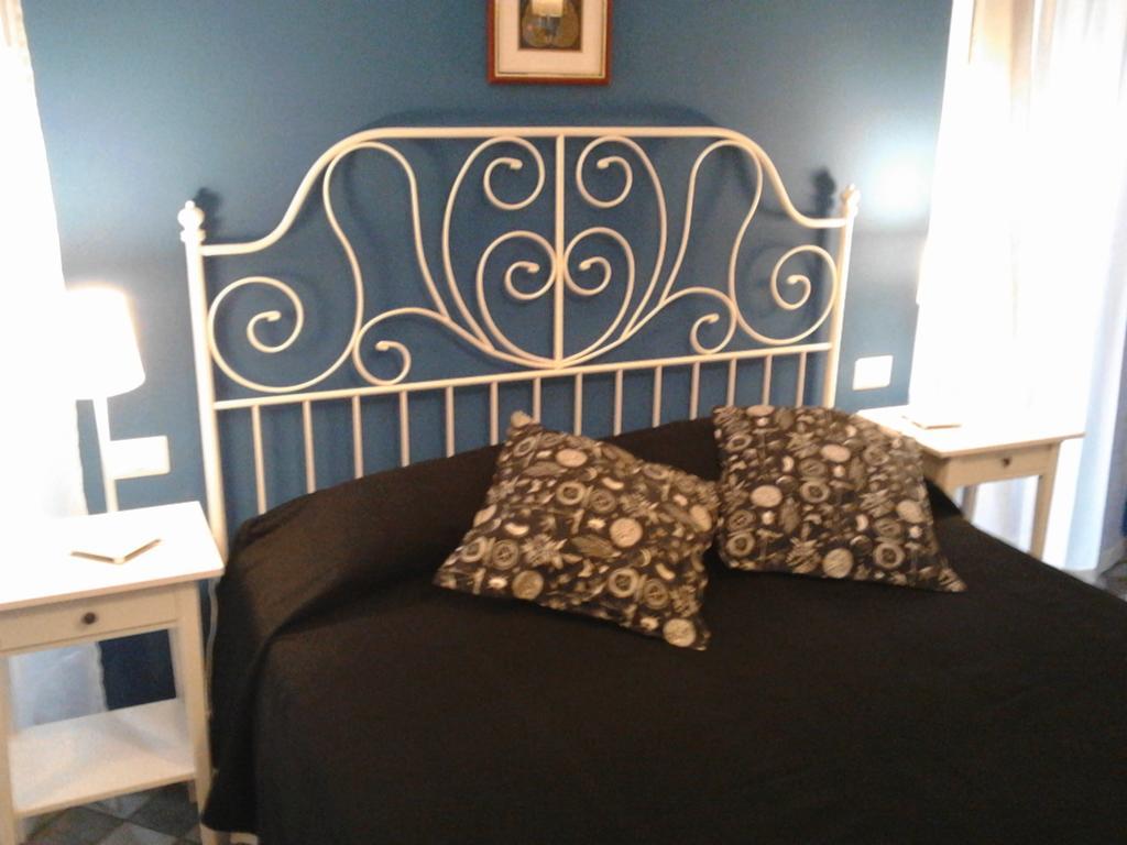 Le Stanze Di Pietro Bed and Breakfast Rom Værelse billede